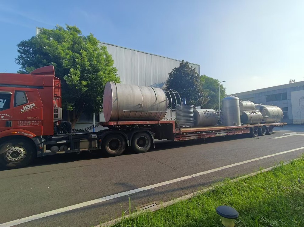 干勁滿滿迎國(guó)慶，多效蒸發(fā)器滿車發(fā)出